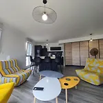 Contemporain 3 Avec Vue Sur Canal, Parking Et Internet A - Fr-1-584-343 Appartement Nancy