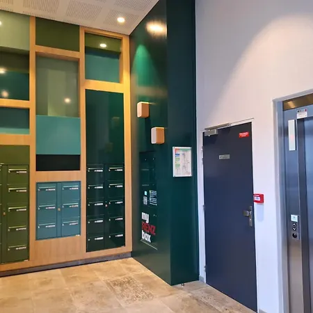 Apartment Contemporain 3 Avec Vue Sur Canal, Parking Et Internet A Nancy