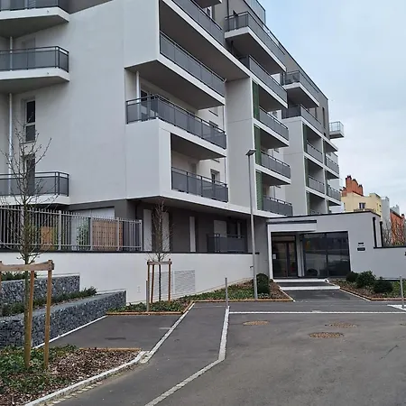 Apartment Contemporain 3 Avec Vue Sur Canal, Parking Et Internet A