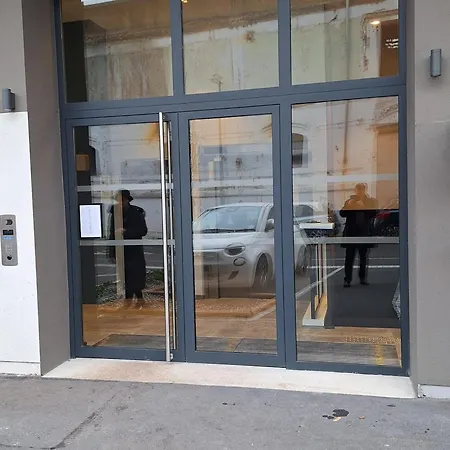 Apartment Contemporain 3 Avec Vue Sur Canal, Parking Et Internet A *