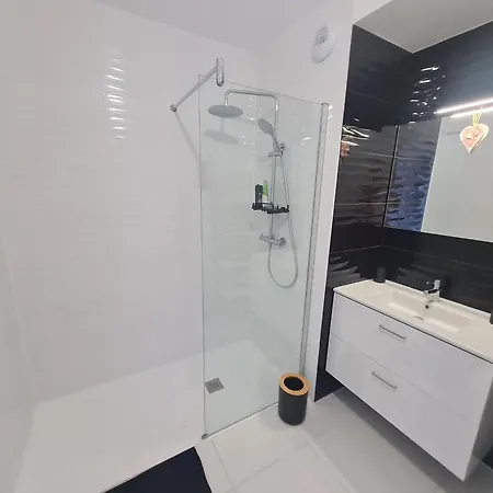 Contemporain 3 Avec Vue Sur Canal, Parking Et Internet A Apartment