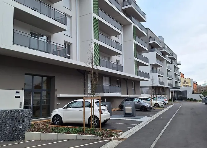 Contemporain 3 Avec Vue Sur Canal, Parking Et Internet A - Fr-1-584-343 *