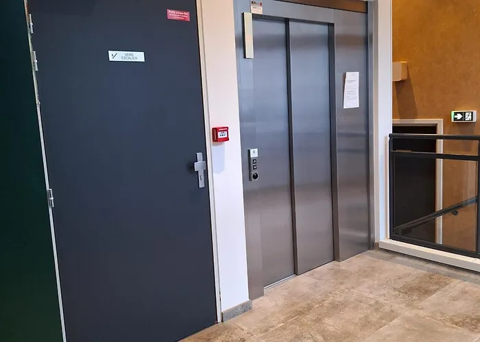 Contemporain 3 Avec Vue Sur Canal, Parking Et Internet A - Fr-1-584-343 * Нанси